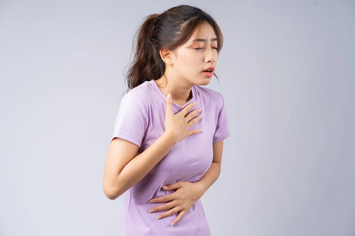 https://9thang10ngay.net/uploads/trao_nguoc_da_day_khi_mang_thai_3_thang_dau_771ed5baf1.webp